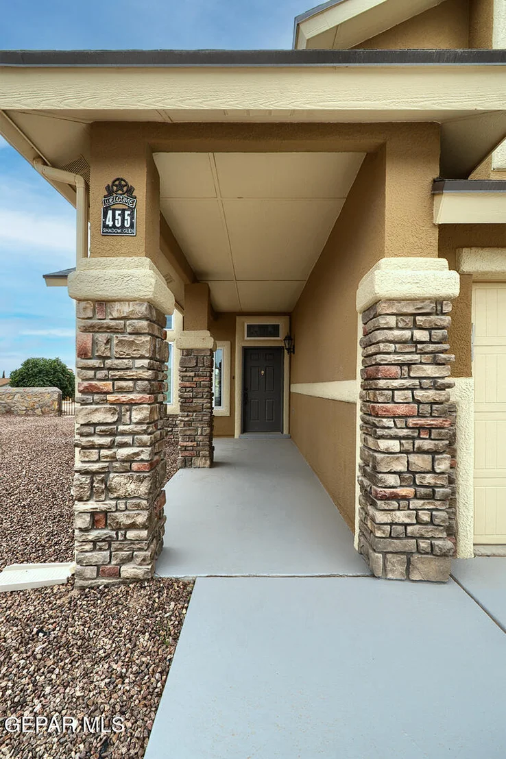 Photo of 455 Shadow Glen Court