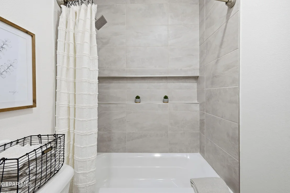 Photo of 13825 Summer Wave Avenue