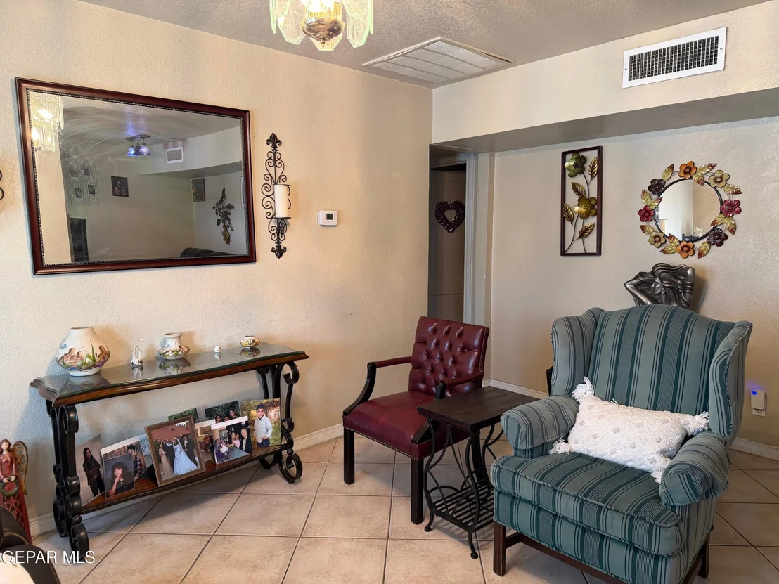 Photo of 1104 CHEYENNE Trail