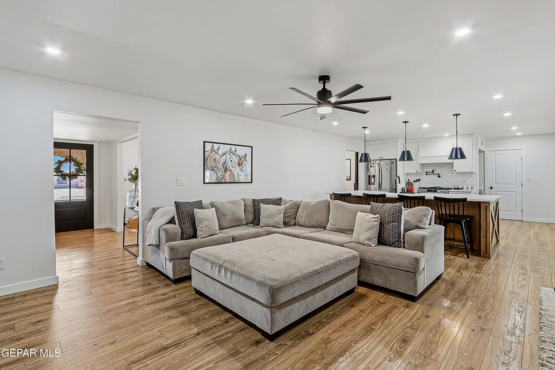 Photo of 10605 CAUSEWAY Drive