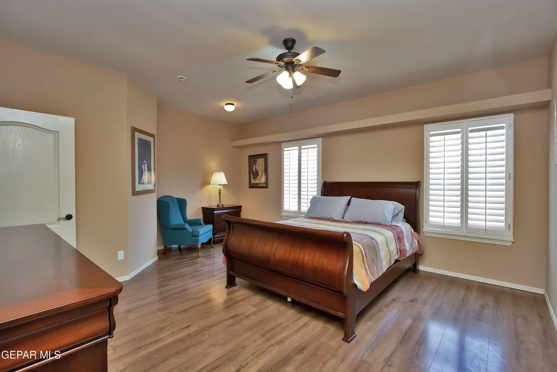 Photo of 920 TYLER SETH Avenue