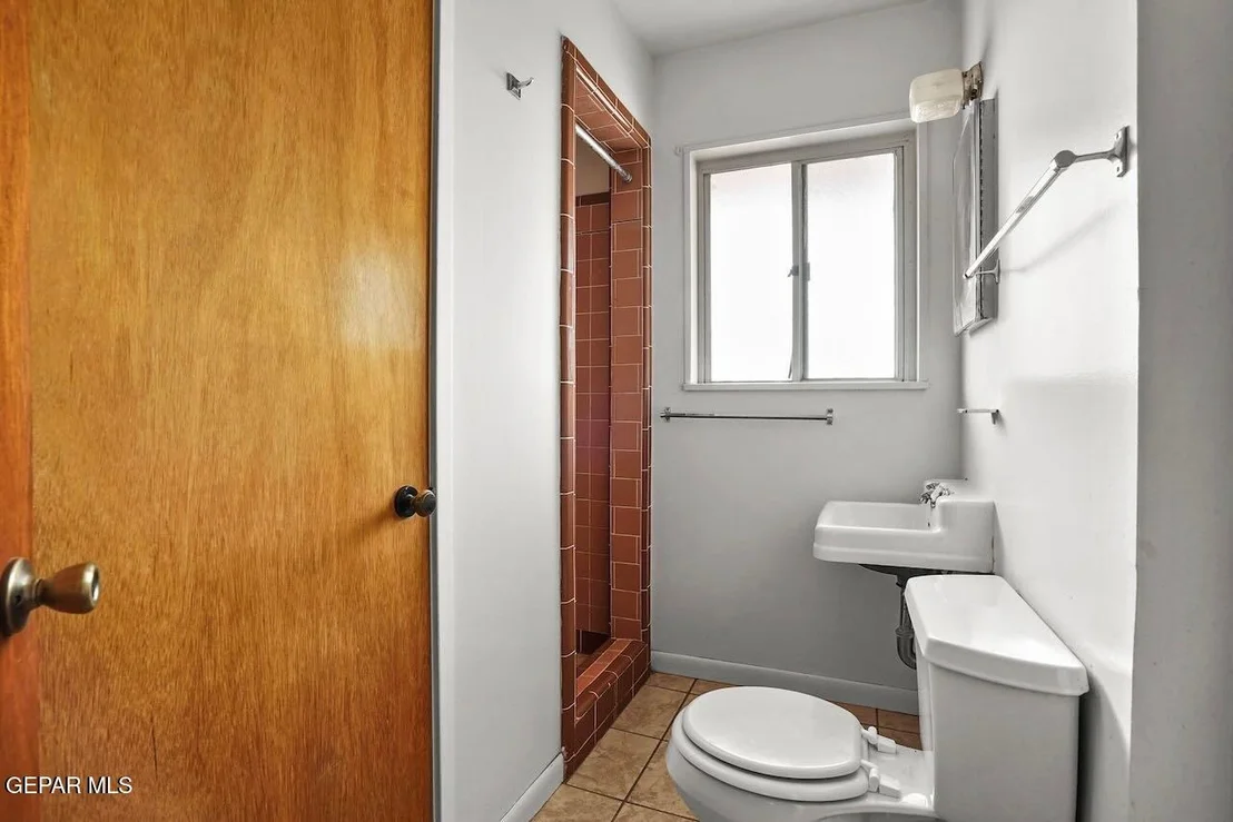 Photo of 4208 HAMPSHIRE Lane