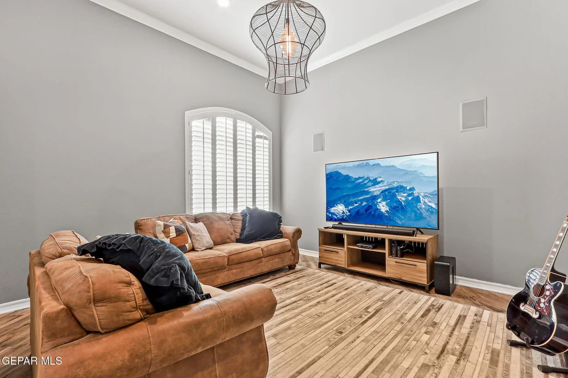 Photo of 5301 UPPER VALLEY Road