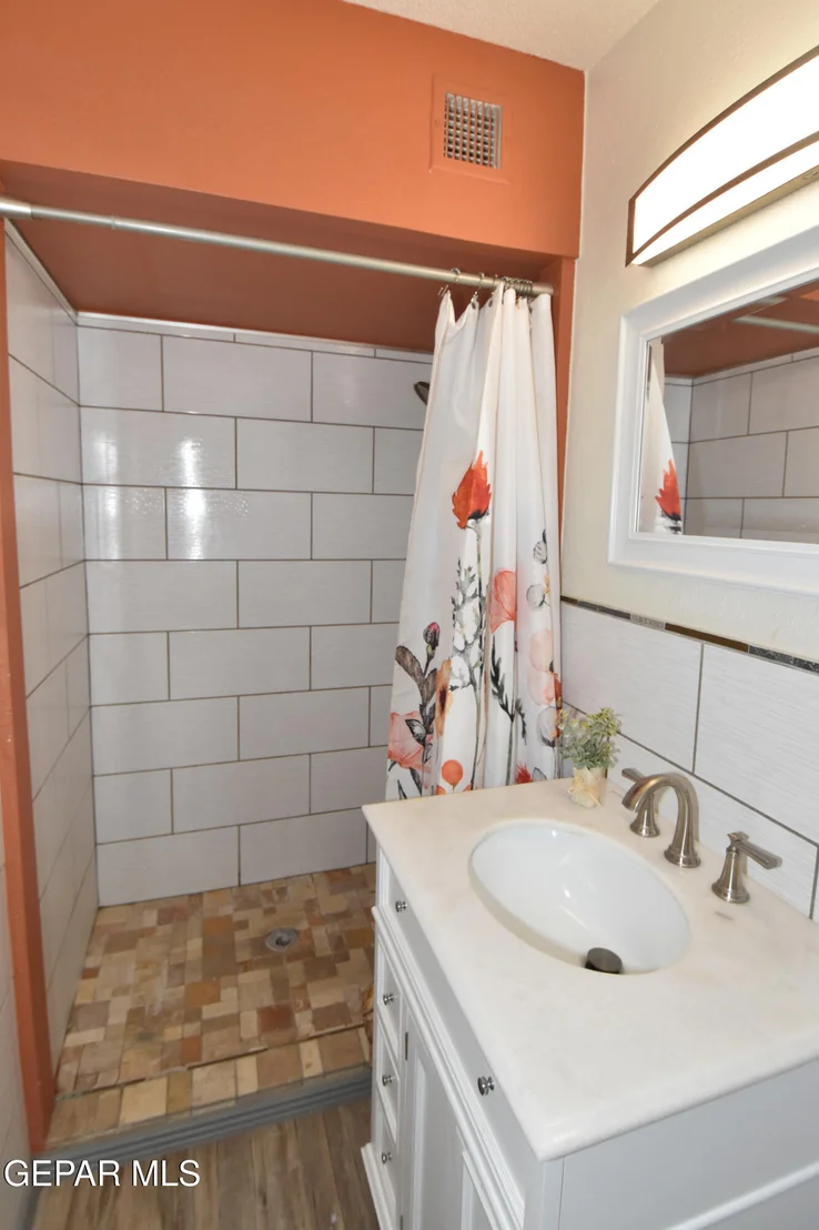Photo of 5372 CIRCUS Lane