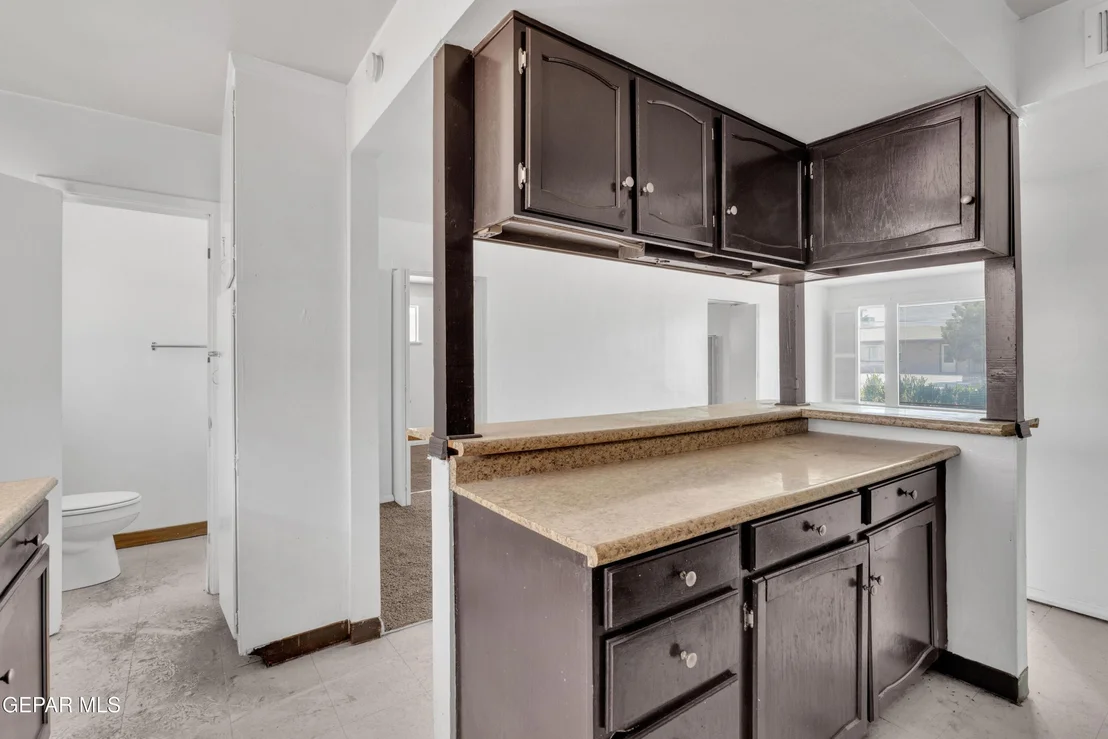 Photo of 7605 Parkland Drive