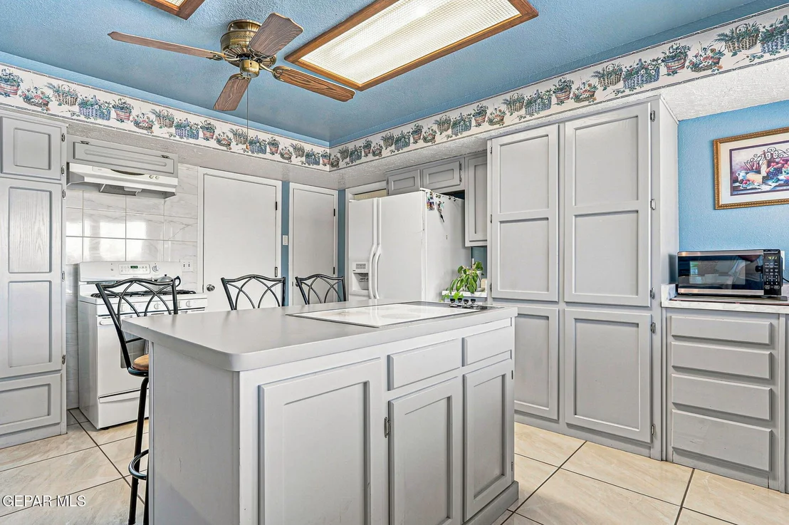 Photo of 125 LA NELL Drive
