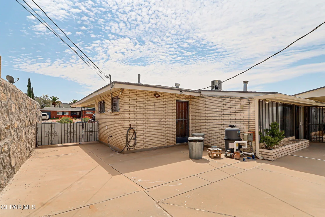 Photo of 4209 NORFOLK Lane