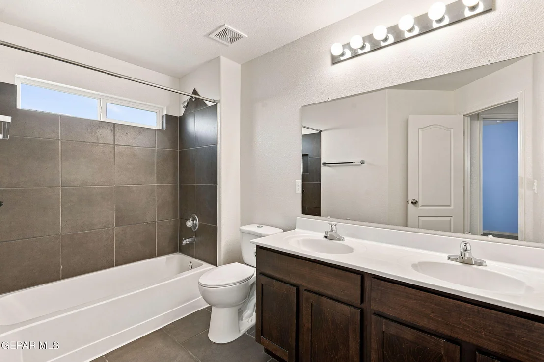 Photo of 14668 OLDENBERG Court
