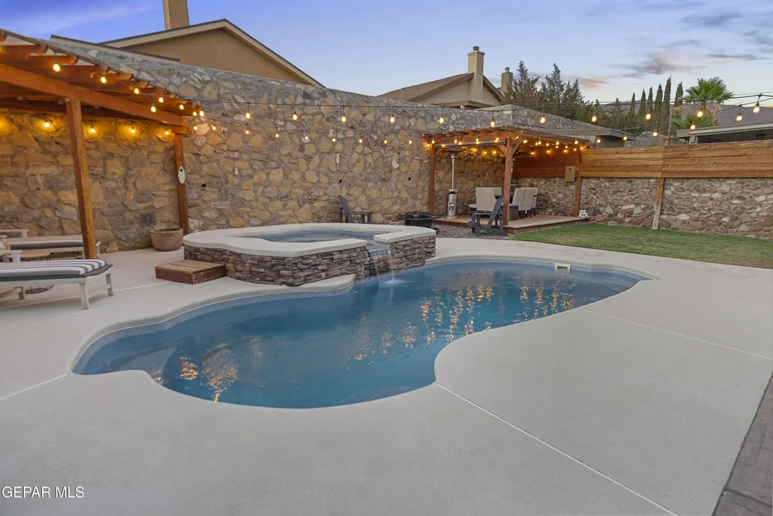 Photo of 6617 PARQUE DEL SOL Drive