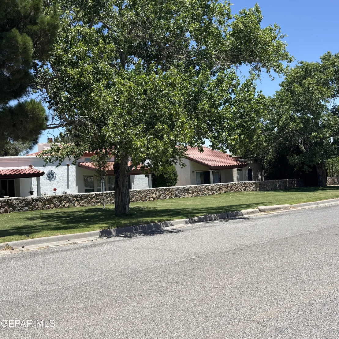 Photo of 1057 LOS JARDINES Circle