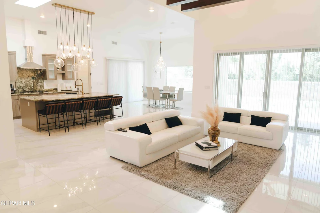 Photo of 653 BIR Circle