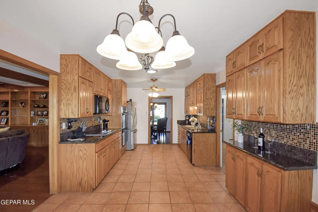 Photo of 849 River Oaks Drive