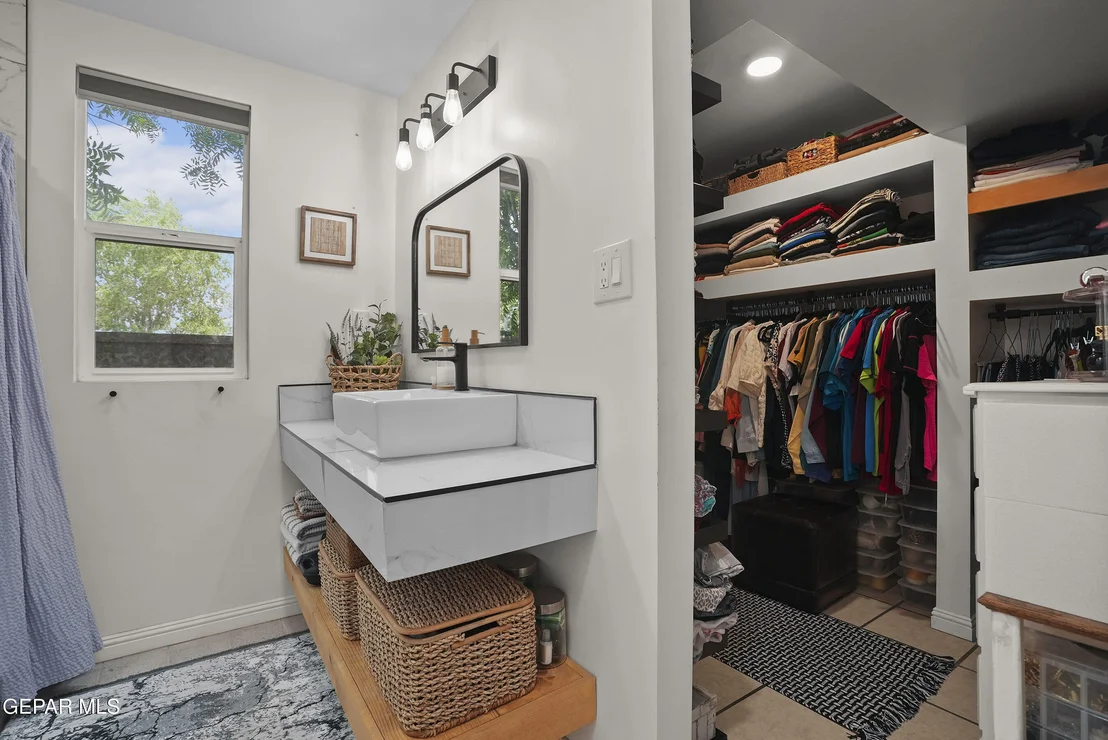 Photo of 731 PLAZER Place