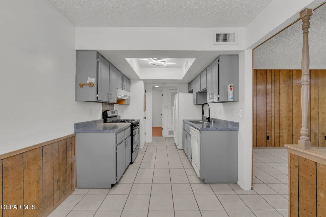 Photo of 5000 MCCORMICK Lane