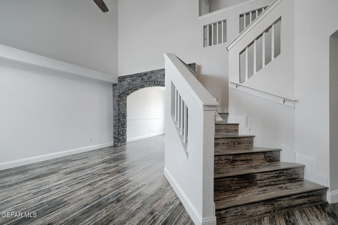 Photo of 455 Shadow Glen Court