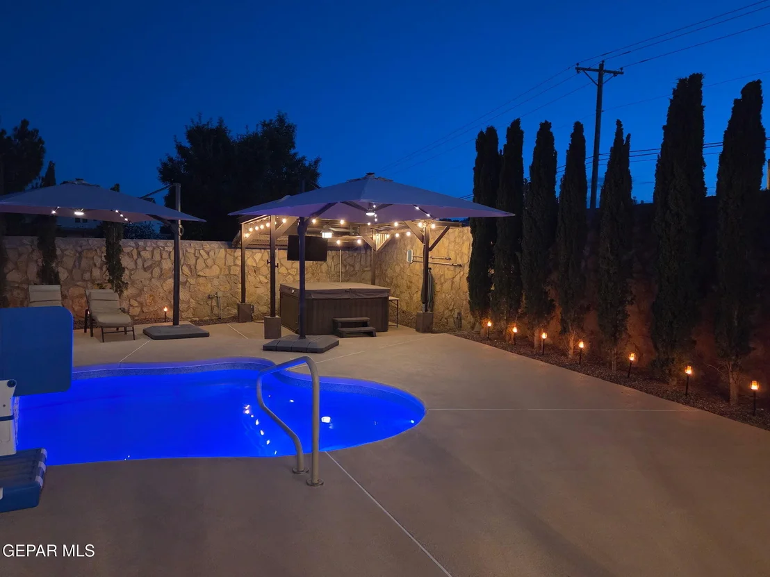 Photo of 987 GRANDEVOLE Drive