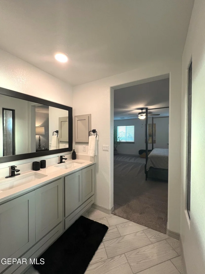 Photo of 564 Oakmont Place