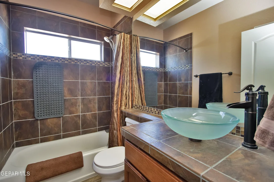 Photo of 920 TYLER SETH Avenue