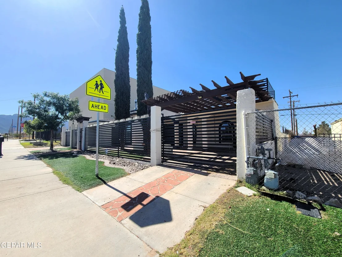 Photo of 1714 BANKER Road