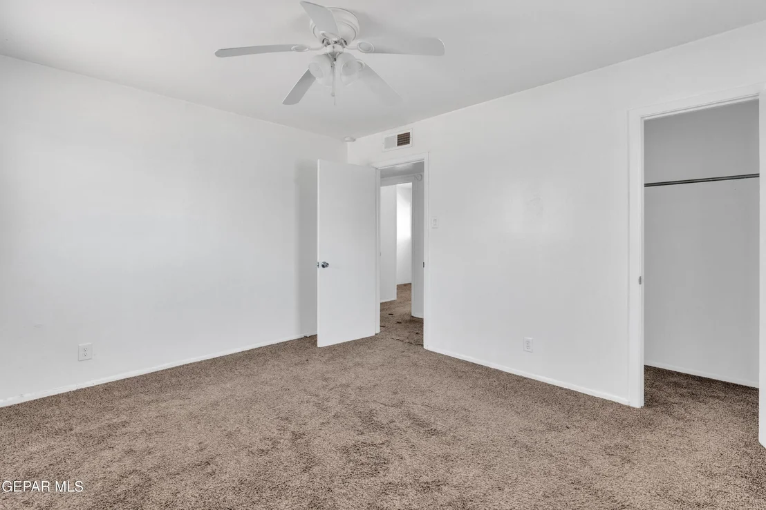 Photo of 7605 Parkland Drive