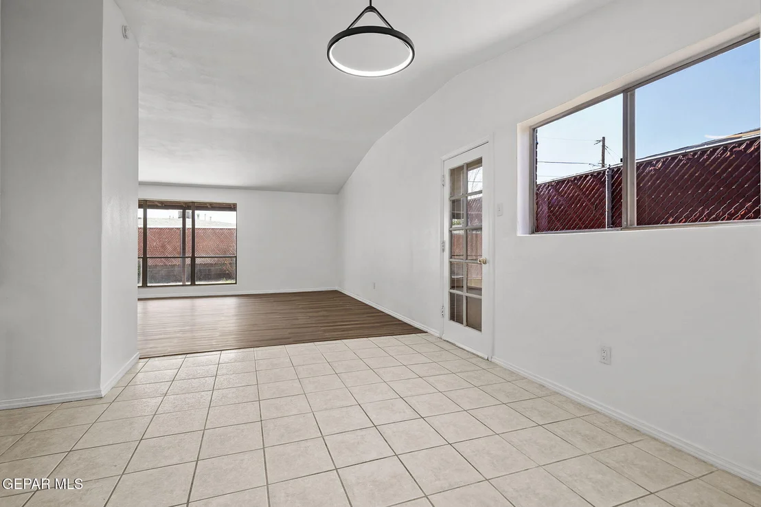 Photo of 468 BORRETT Street