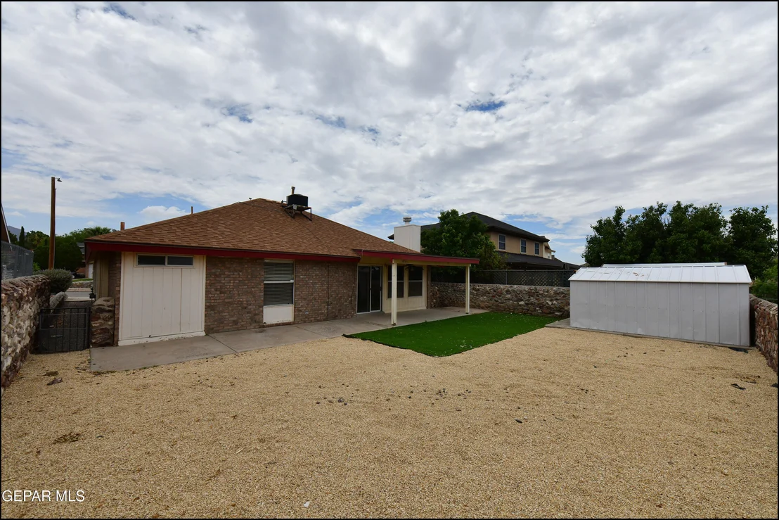 Photo of 7737 PLAZA AZUL Road
