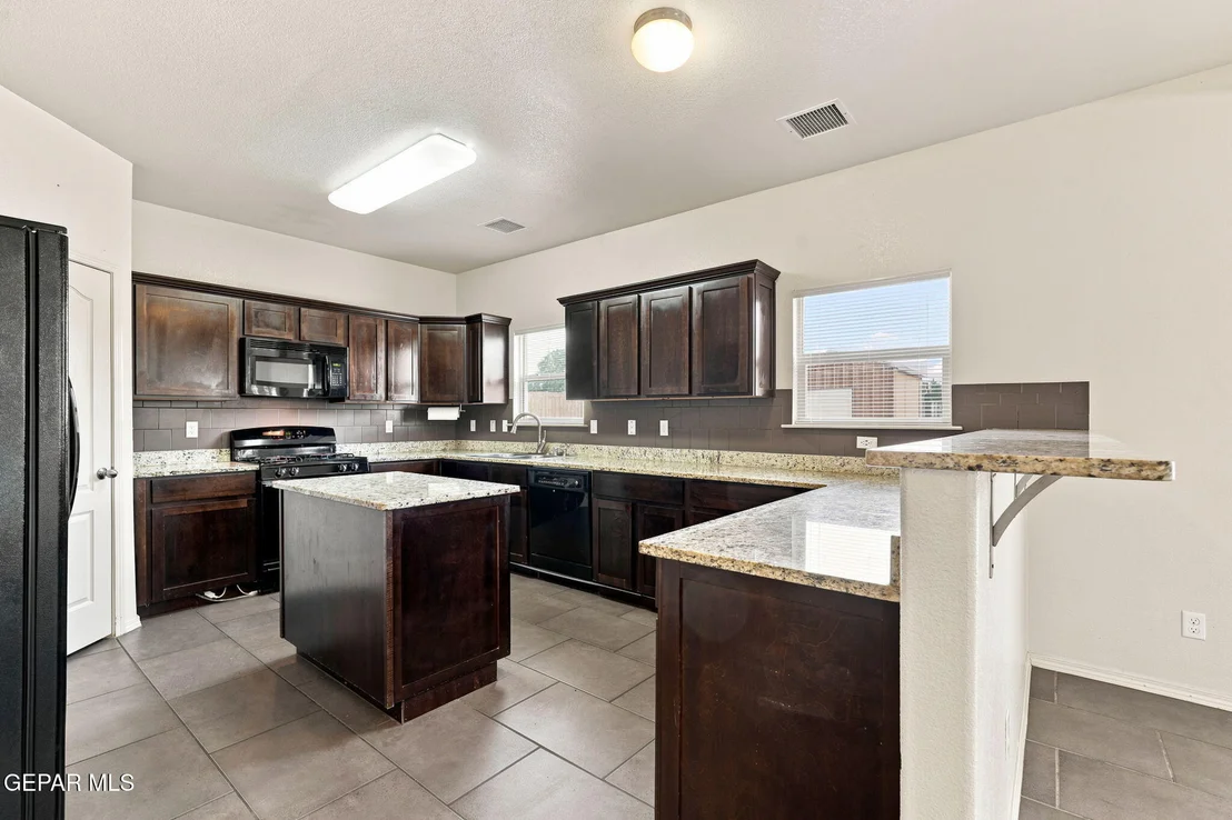 Photo of 14668 OLDENBERG Court