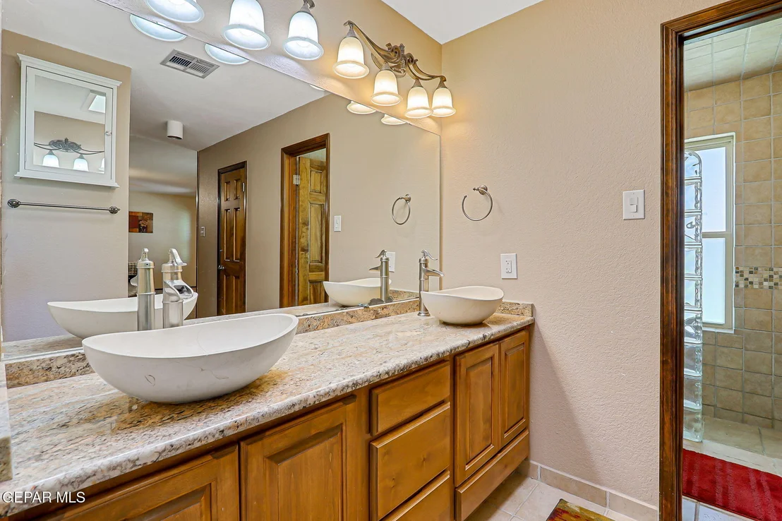 Photo of 713 LIVE OAK Drive