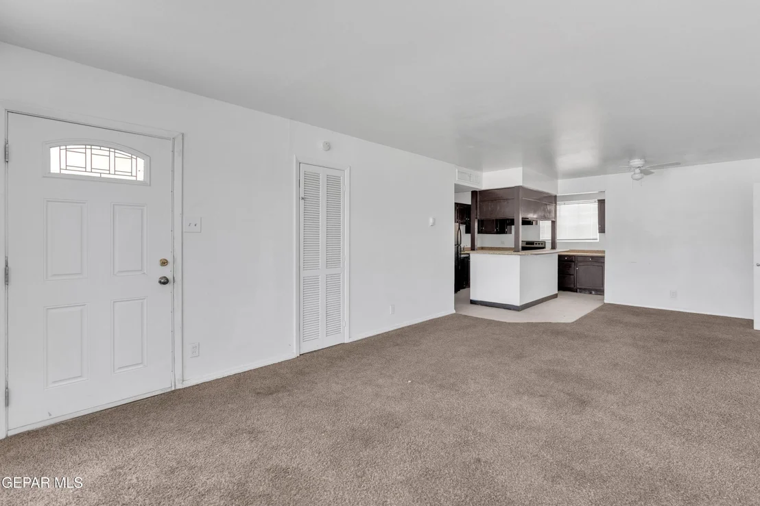 Photo of 7605 Parkland Drive