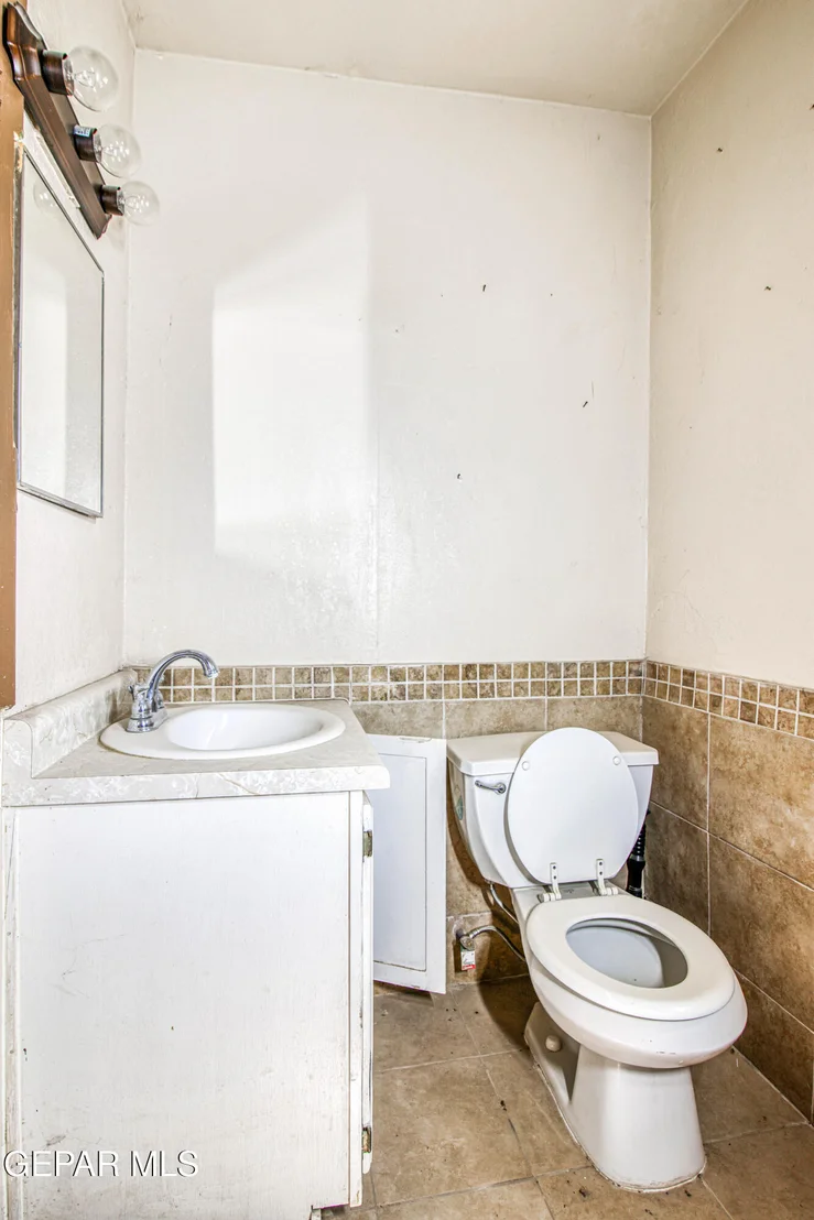 Photo of 10409 Alameda Avenue