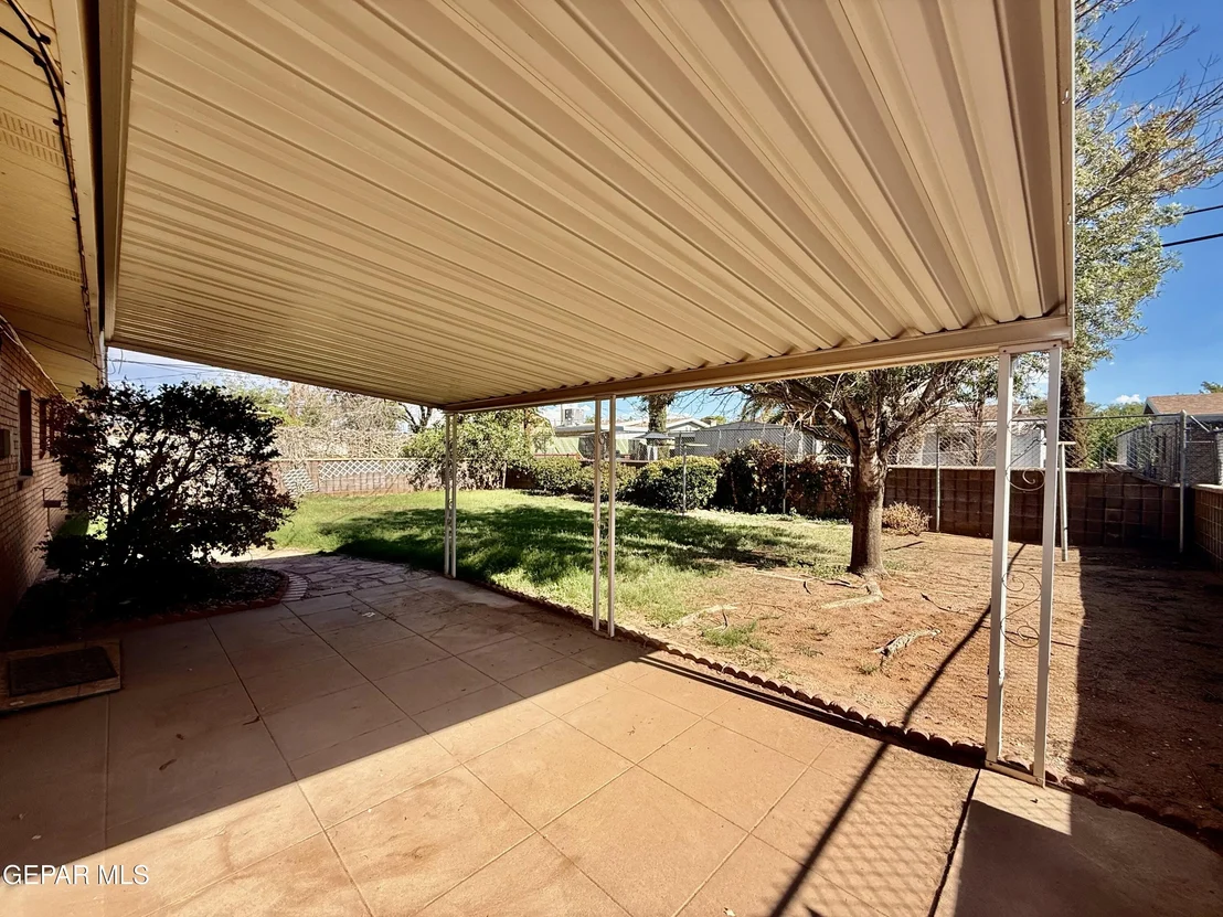 Photo of 5828 STURGEON DR Drive
