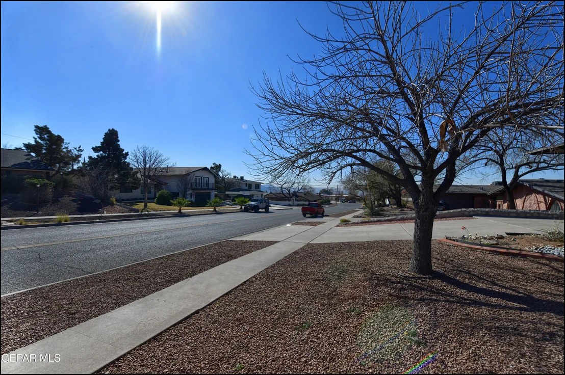 Photo of 411 CROWN POINT Drive