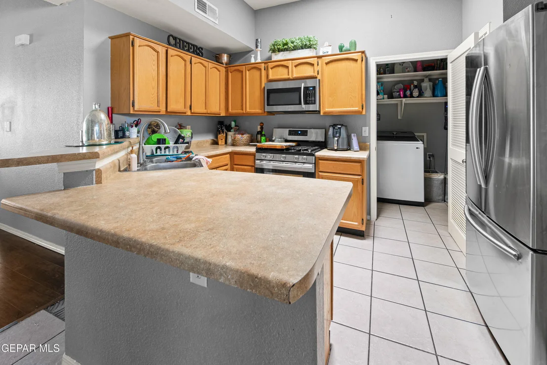 Photo of 6076 River Park Place