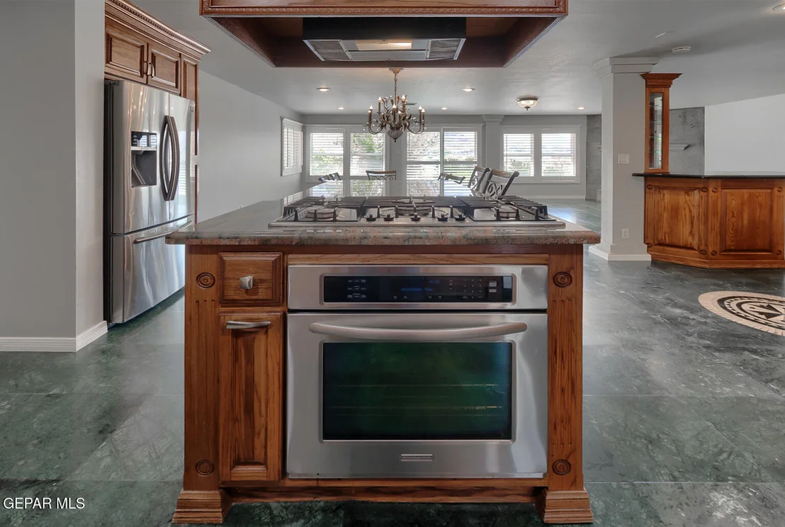 Photo of 5814 BEAUMONT Place