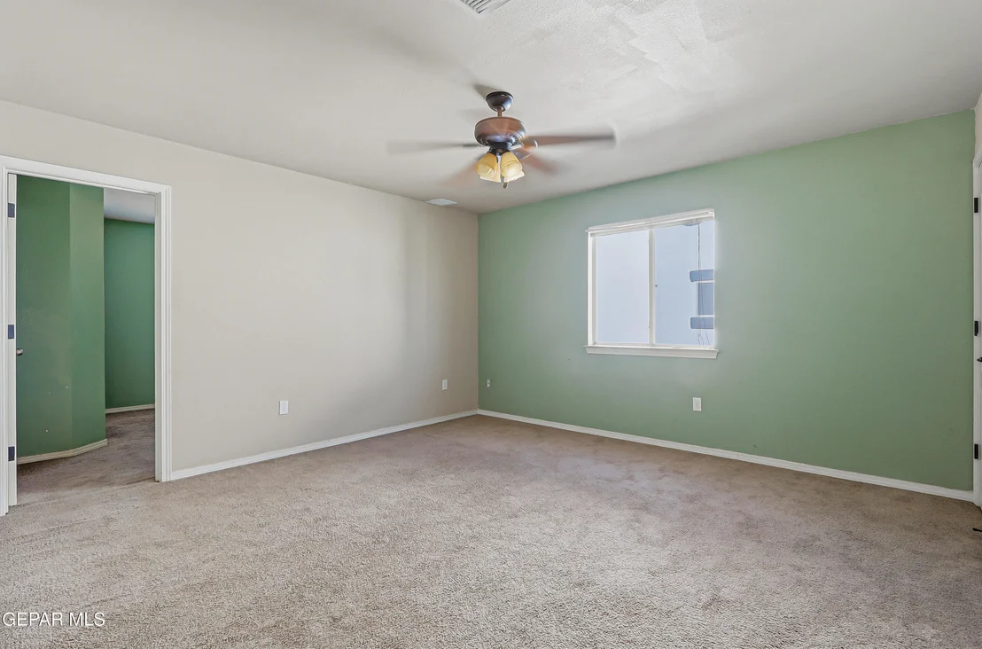 Photo of 14261 WOODS POINT Avenue