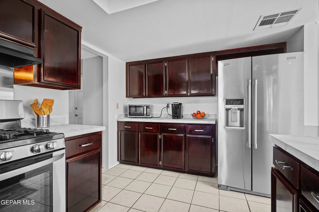 Photo of 805 ESPOLON Drive