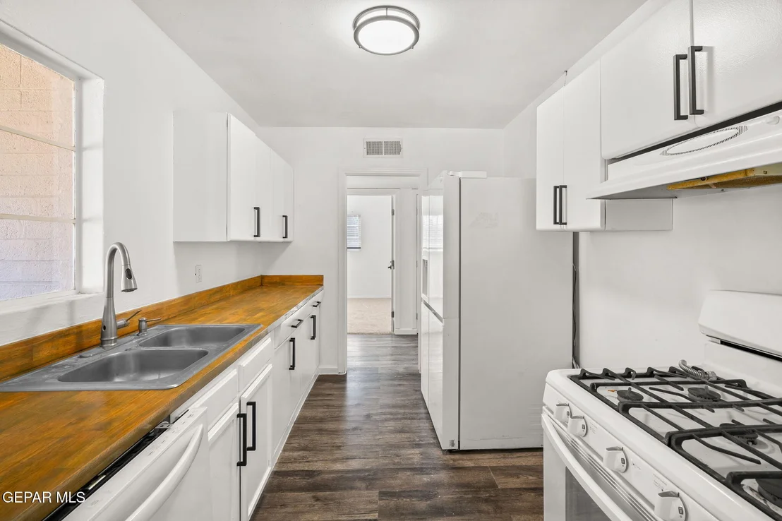 Photo of 7609 VERONA Circle