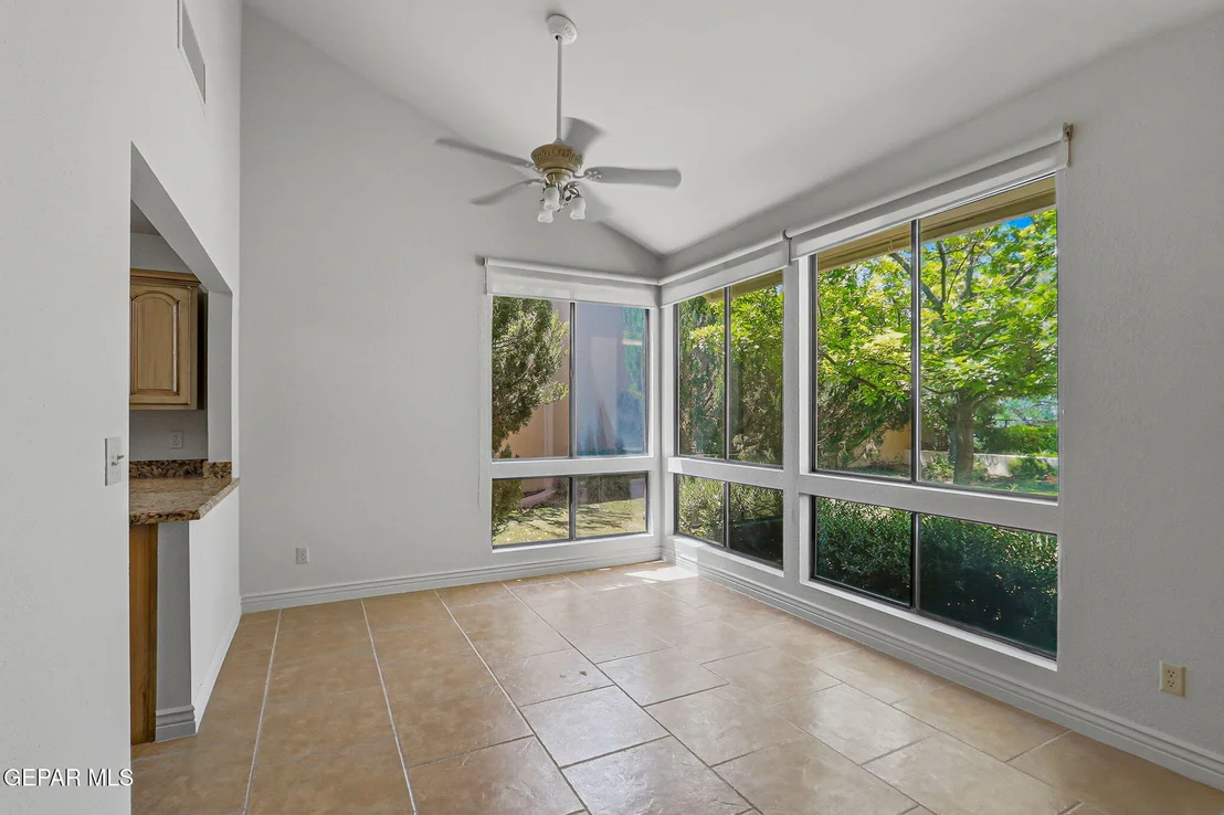 Photo of 1057 LOS JARDINES Circle