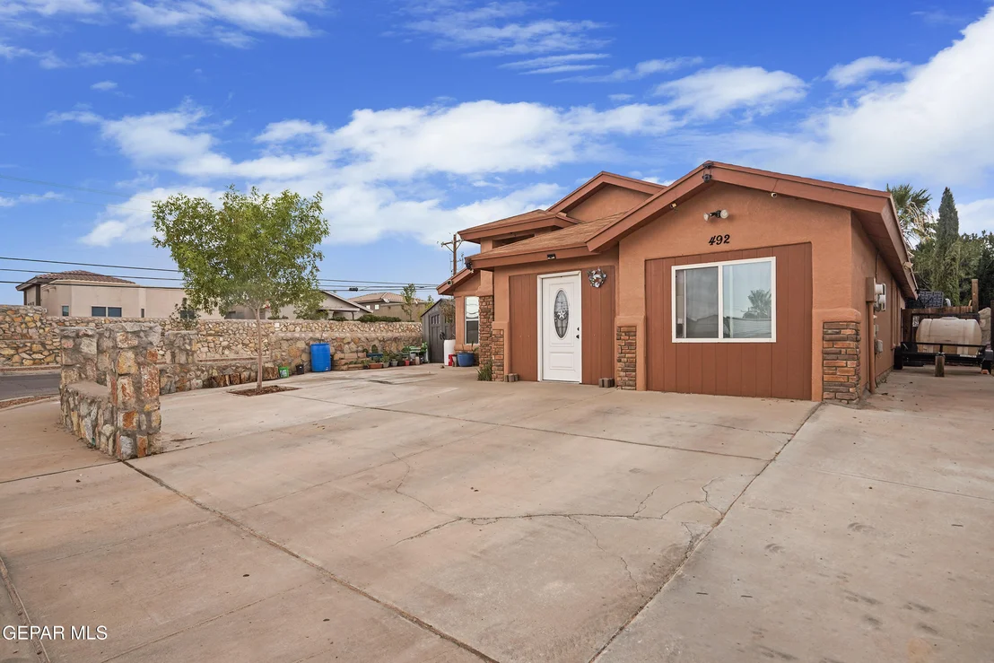 Photo of 492 COLDRIDGE VALLEY Place Place