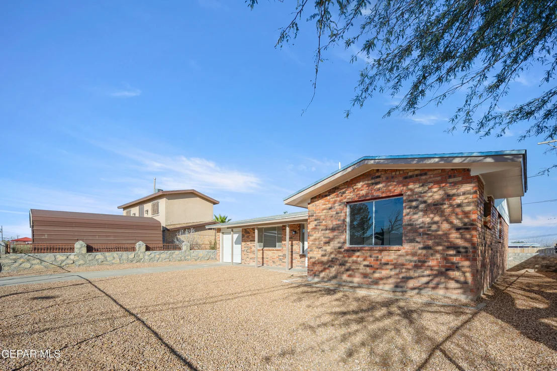 Photo of 220 MARAVILLA Drive