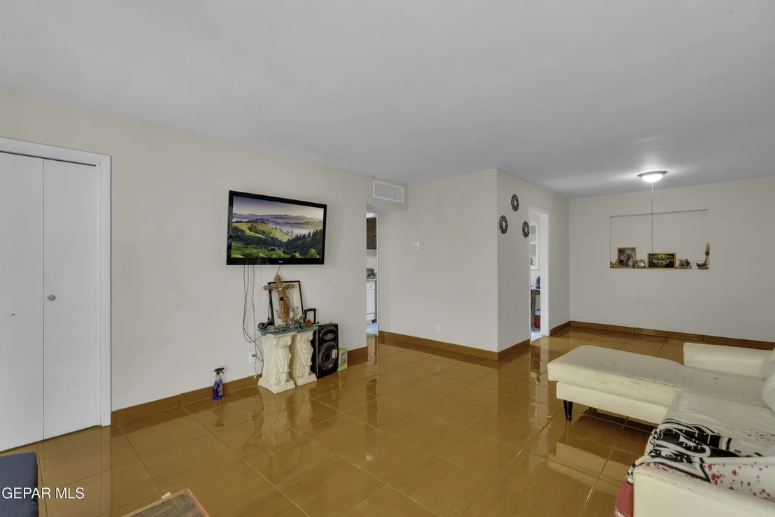 Photo of 4733 TETONS Drive