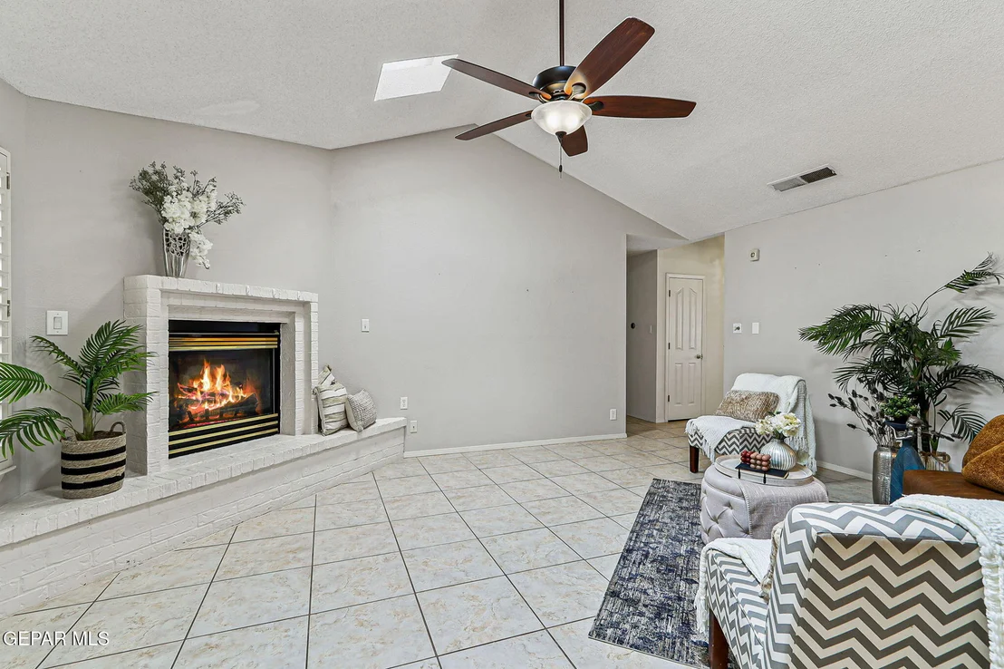 Photo of 1400 Maple Ridge Way