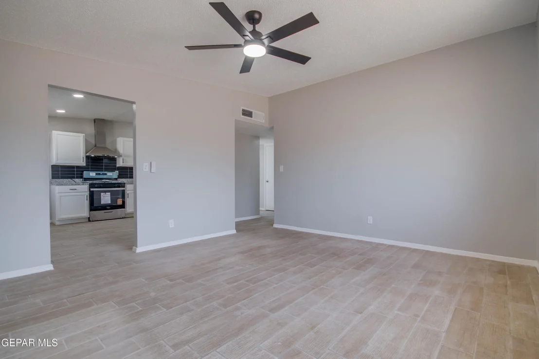 Photo of 6012 SINCLAIR Street