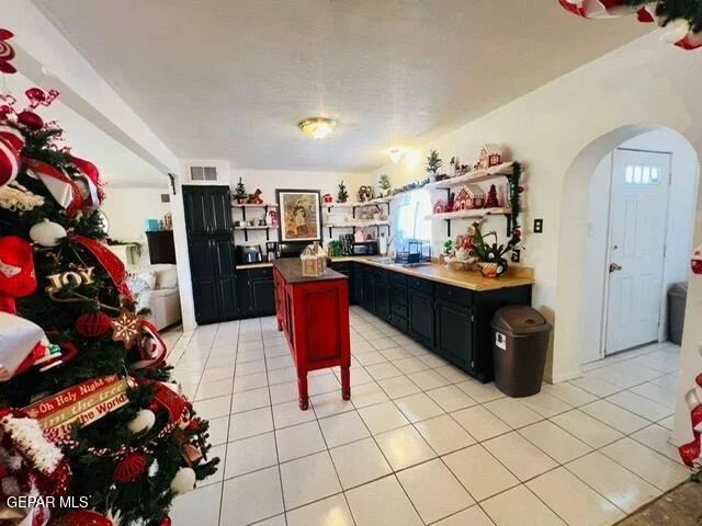 Photo of 400 De Vargas Drive