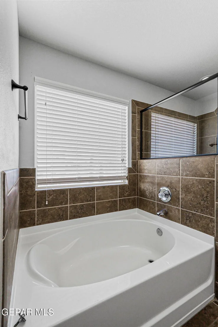Photo of 7108 N North Skies
