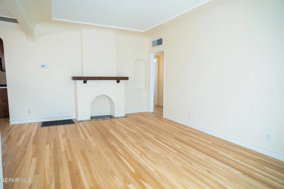 Photo of 1211 MESITA Drive