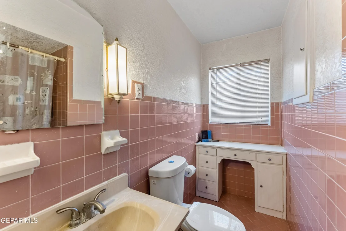 Photo of 1101 MESITA Drive