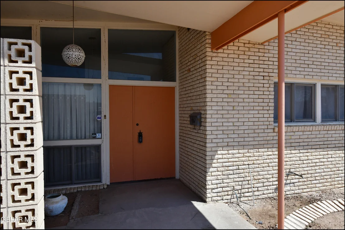 Photo of 9525 DESERT RIDGE Drive