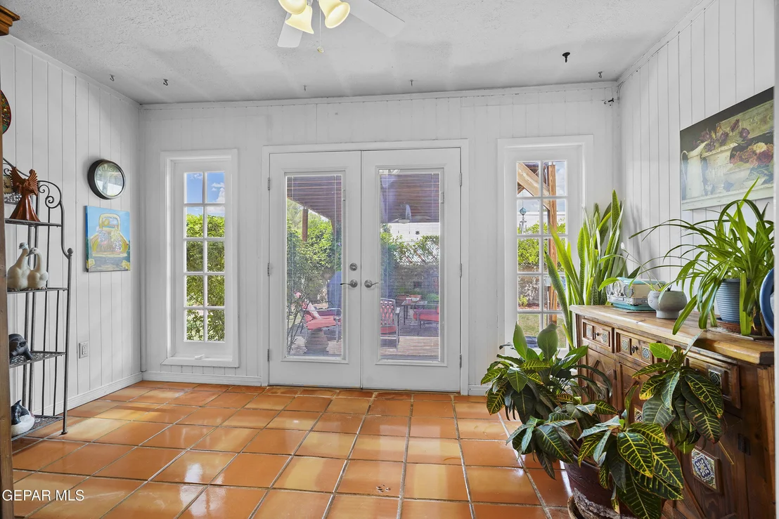 Photo of 207 SERRANIA Drive