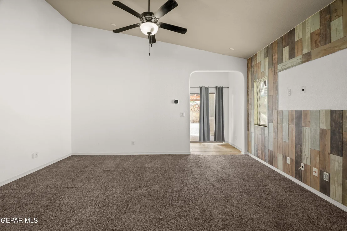 Photo of 789 PIXTON Road